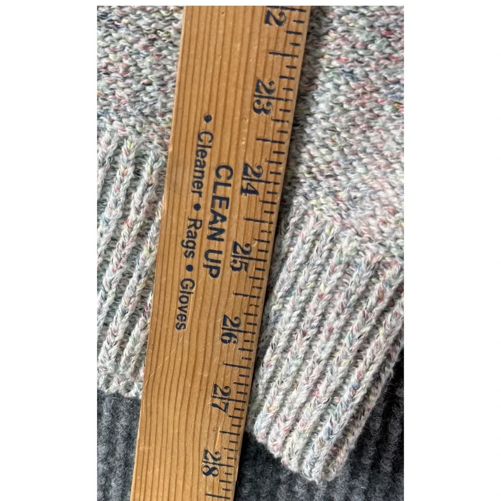 Old Navy Womens L Speckled Knit V-Neck Sweater‎ Minimalist Cozy Neutral Pullover
